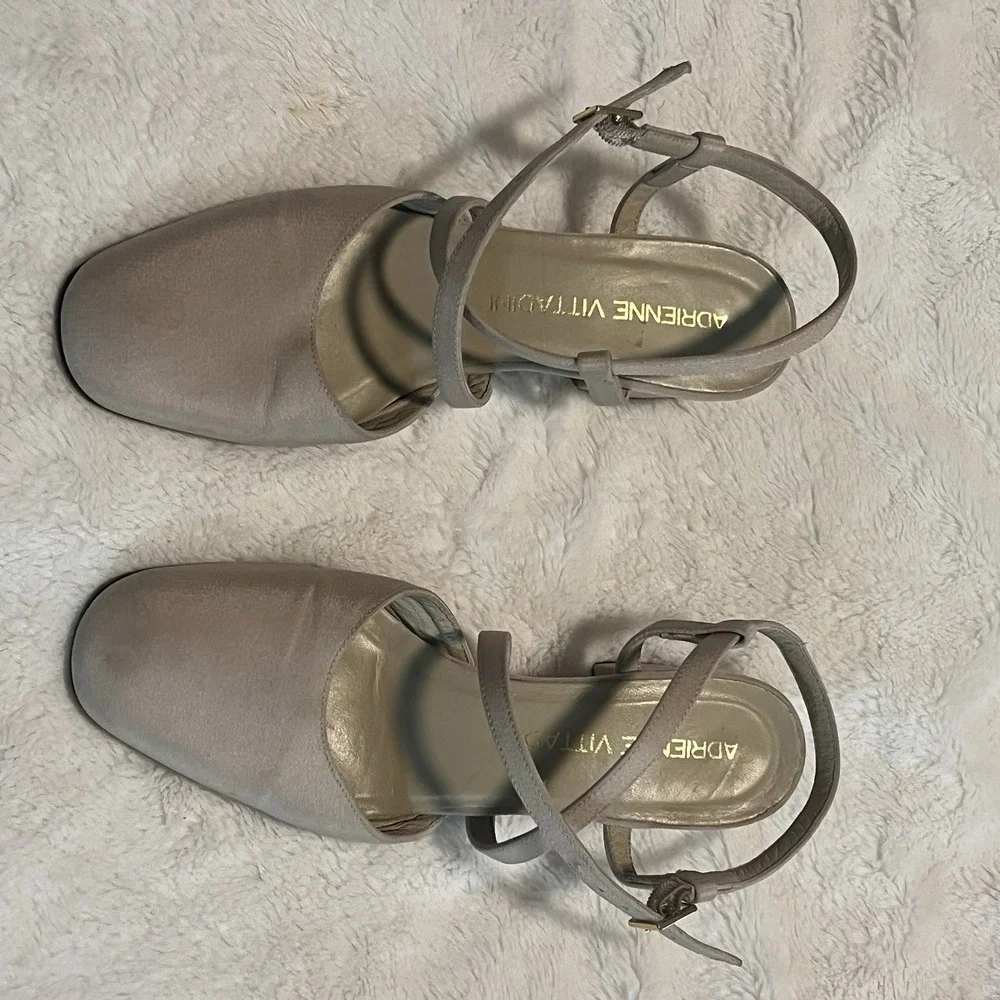 Adrienne Vittadini Classic Tan, Closed Toe‎ Heel And Ankle Strap Size 5M